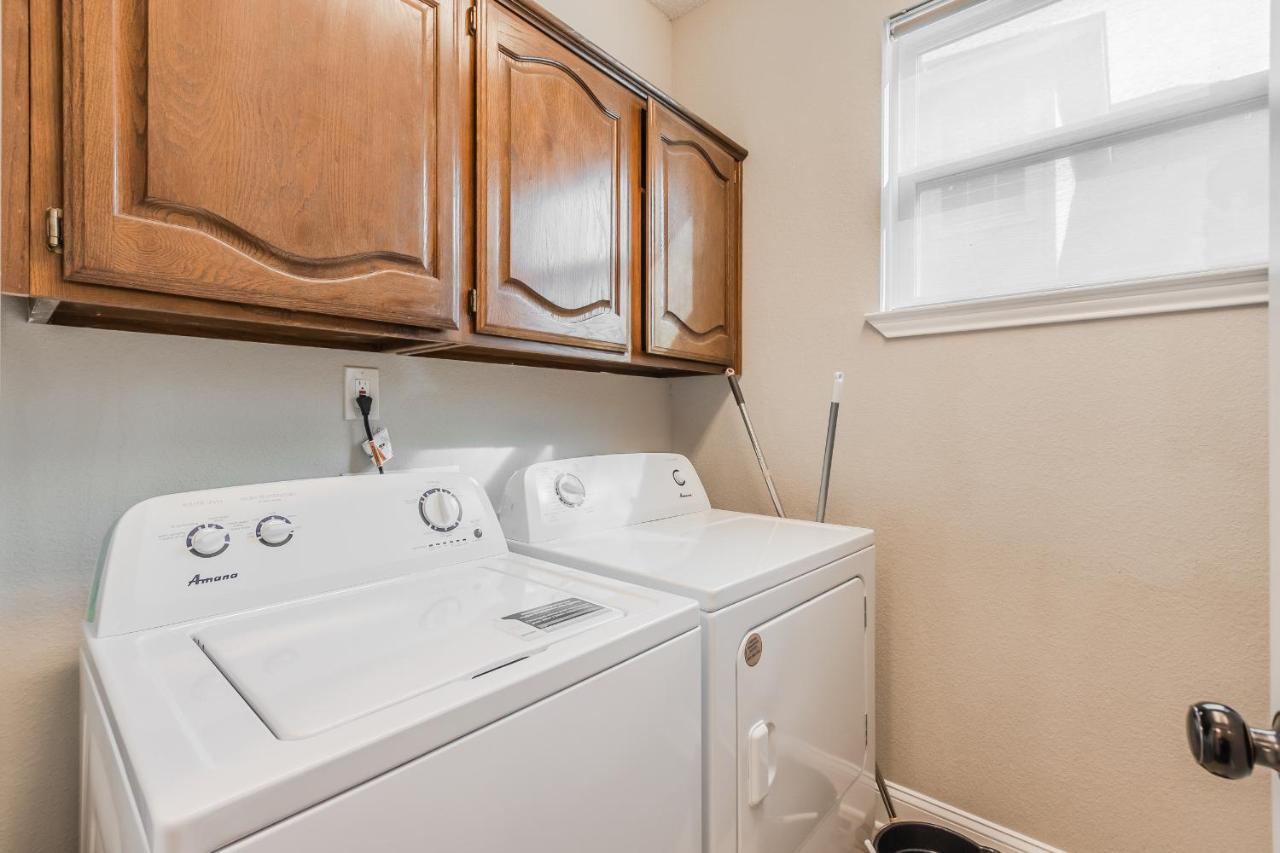 * *Astounding House **Perfect For Family And Friends , Pool , Hot Tub, & Game Room Allen Exterior foto
