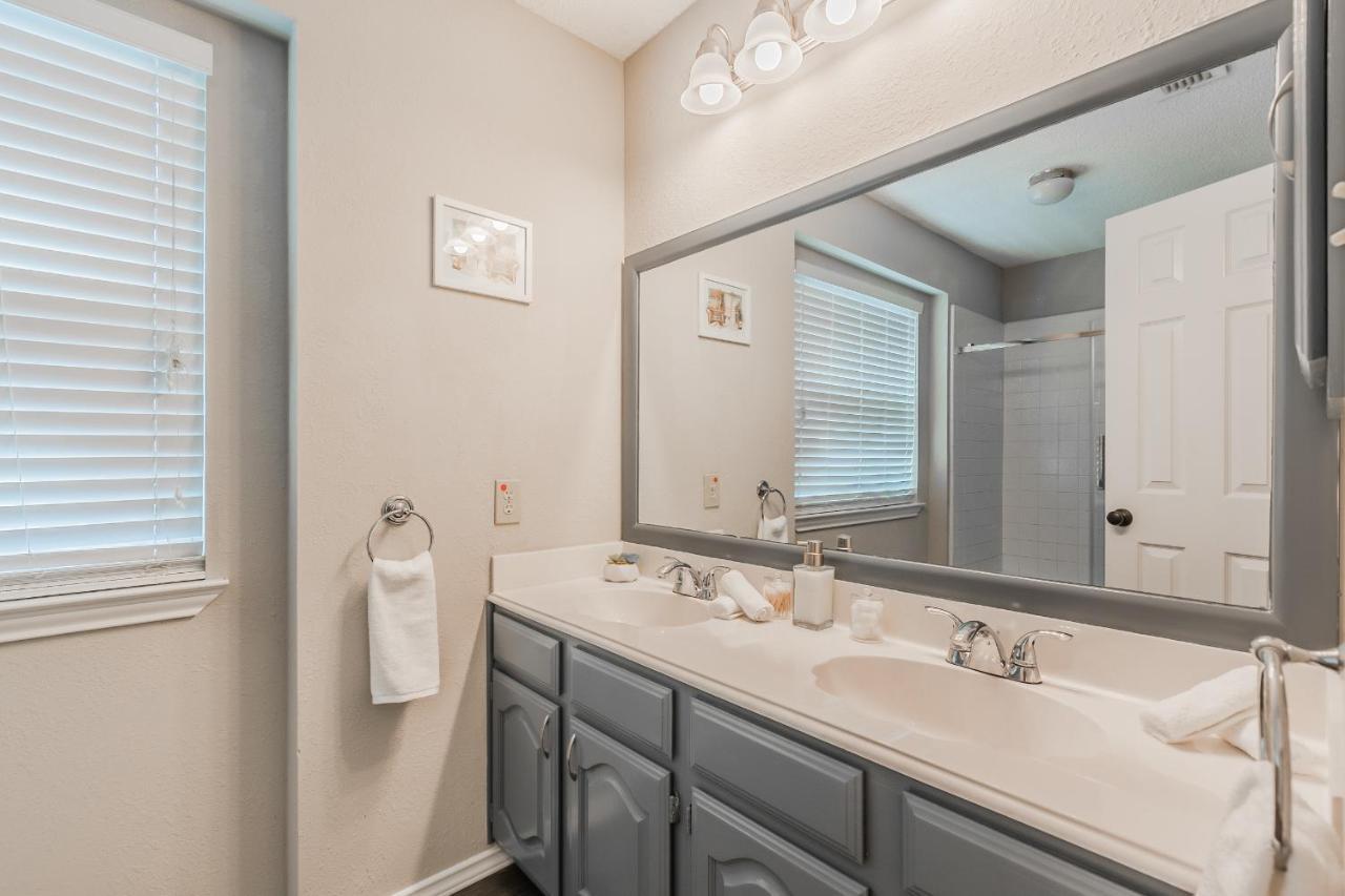 * *Astounding House **Perfect For Family And Friends , Pool , Hot Tub, & Game Room Allen Exterior foto